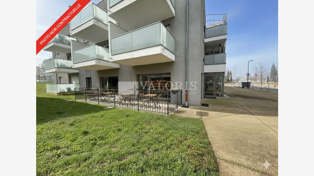 À louer local commercial 128m² à Anse