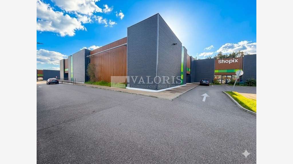 A louer local commercial 1147m² Villefranche Sud 