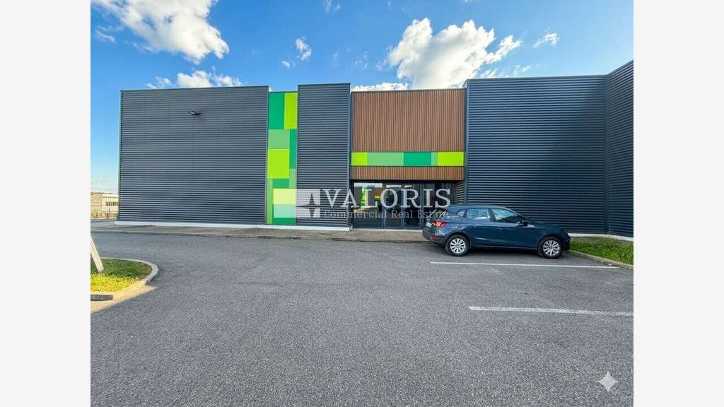 A louer local commercial 1147m² Villefranche Sud 