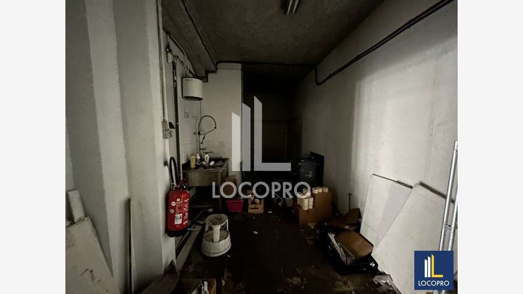 A louer local commercial 195m² Av Soleau à Antibes