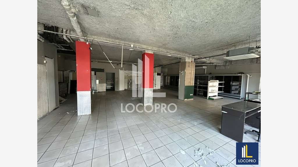 A louer local commercial 195m² Av Soleau à Antibes