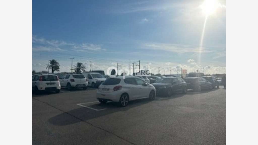 Location local commercial 443m² empl N°1 Antibes