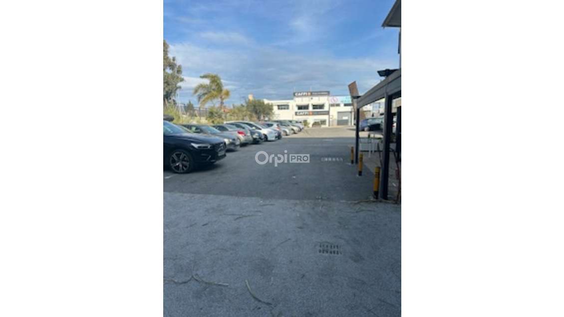 Location local commercial 443m² empl N°1 Antibes