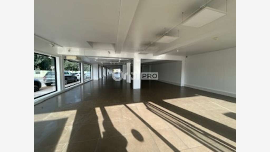 Location local commercial 443m² empl N°1 Antibes