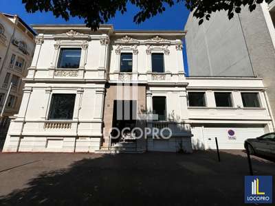 A louer immeuble commercial 298m² centre Antibes