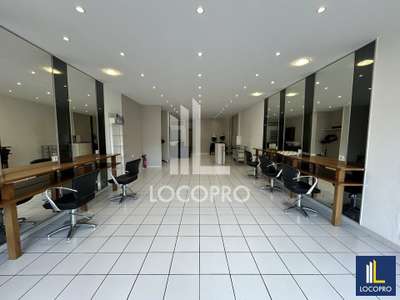 Loue local commercial de 90m² en RDC à Antibes