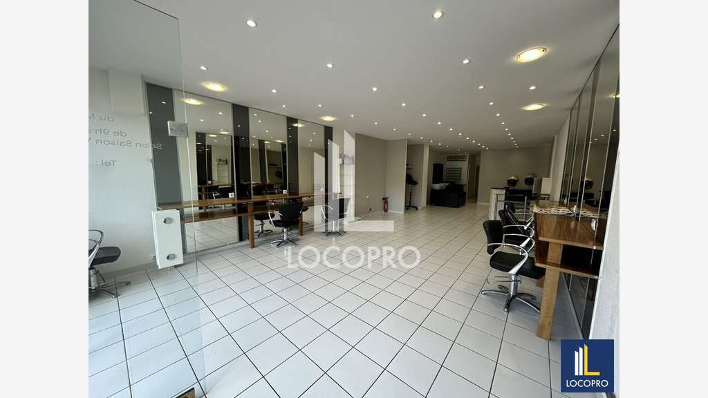 Loue local commercial de 90m² en RDC à Antibes