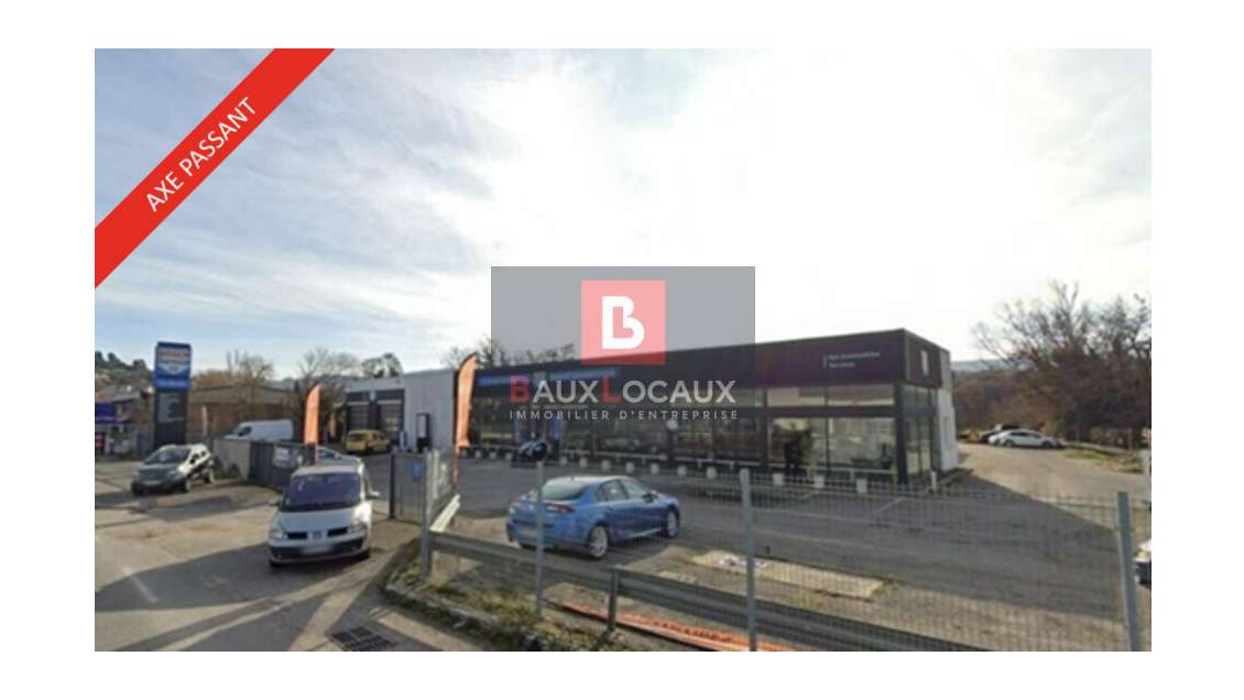 Local commercial 1165m² à louer axe majeur à Apt