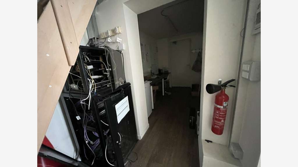 Local commercial de 109m² à louer en zc à Apt