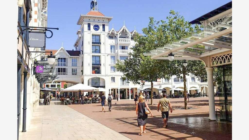 ARCACHON - LOCAL COMMERCIAL à louer