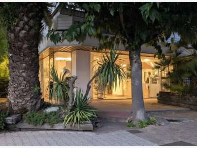 OPPORTUNITÉ RARE - LOCAL COMMERCIAL D'ANGLE EN EMP
