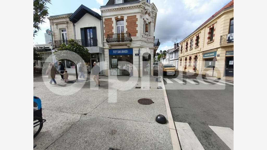 ARCACHON - local commercial à louer