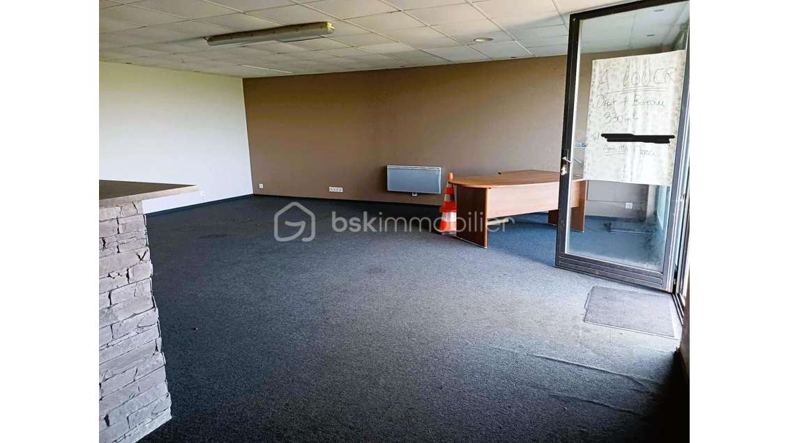 A louer local bureau + hangar 142m² A4 / A31