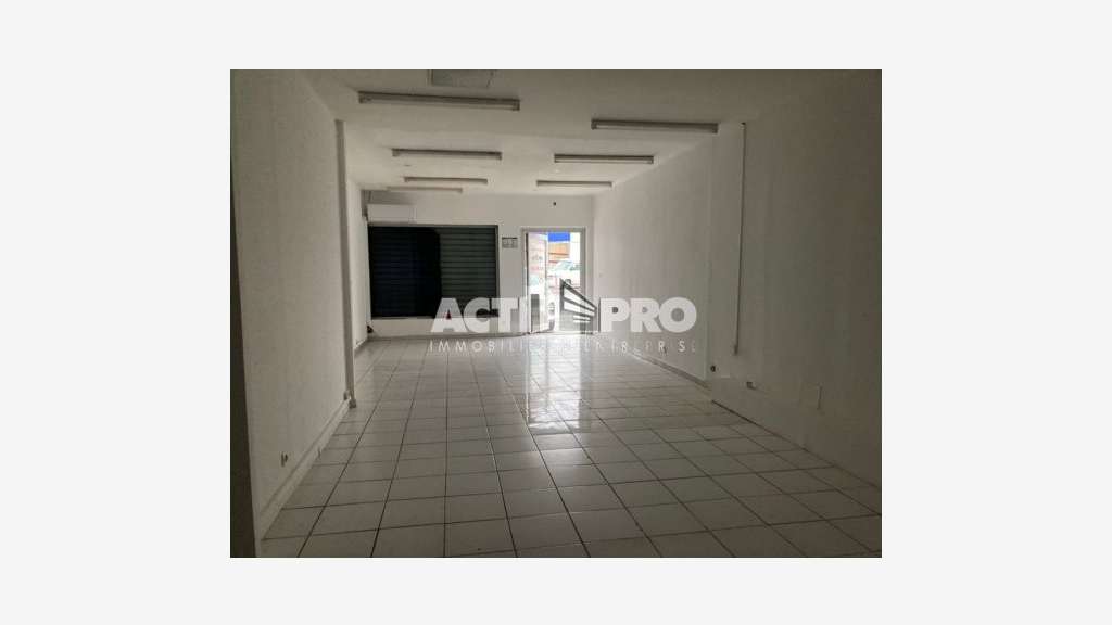 À louer local commercial 58m² ZA Argelès-sur-Mer