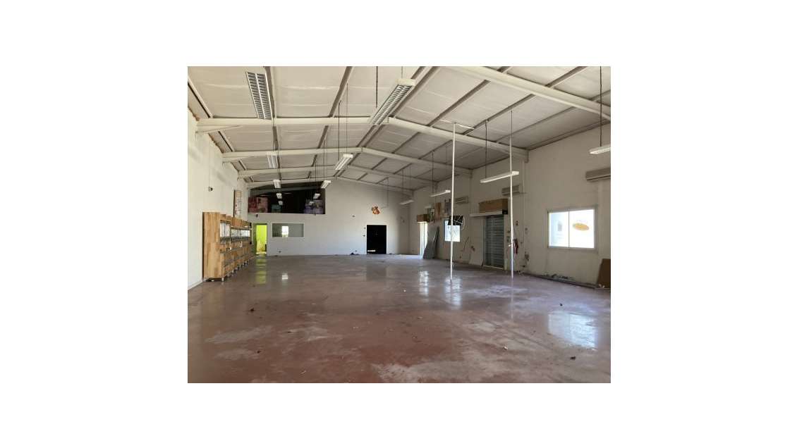 A louer local commercial 324m² à Argelès-sur-Mer