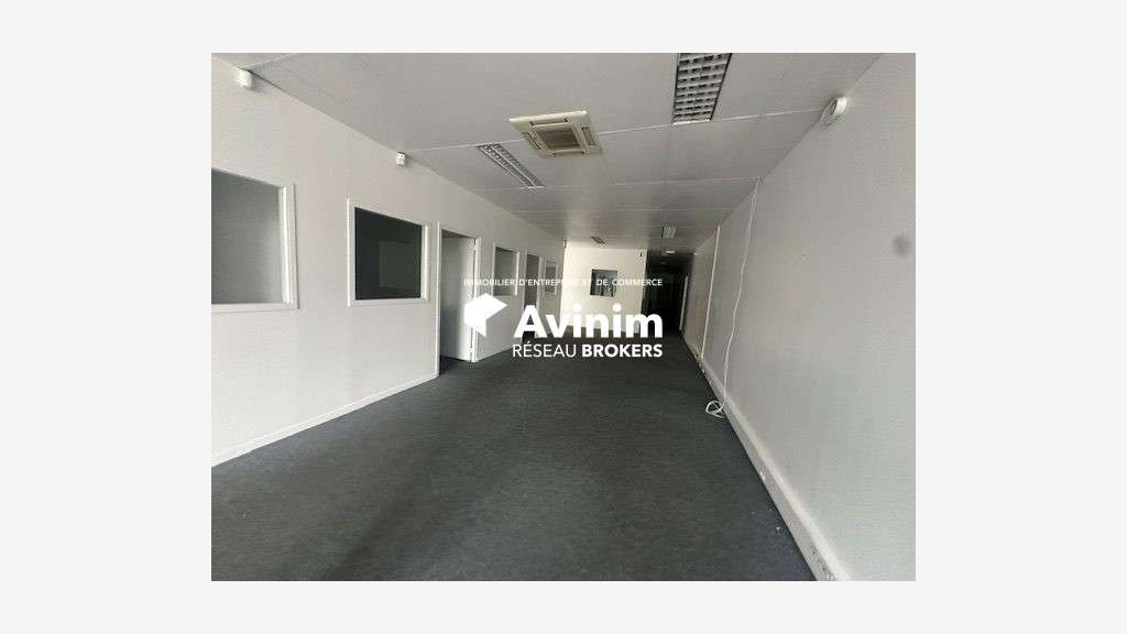 A louer local commercial de 801m² à Argenteuil