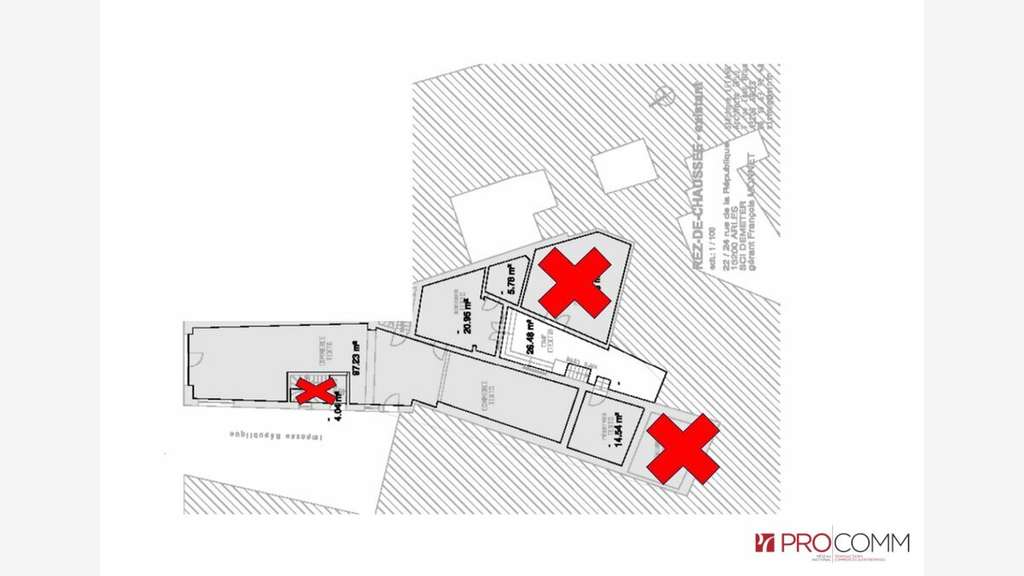 Location local commercial 111m² centre-ville Arles