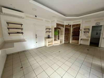 Local commercial 108m² à louer Arles Trinquetaille