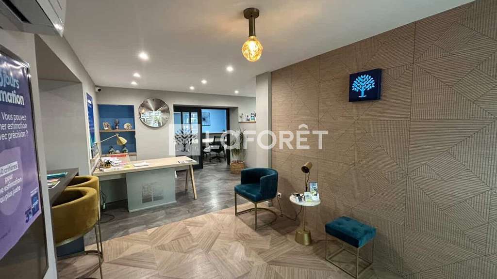 Location galerie lumineuse de 55m² en centre Arles