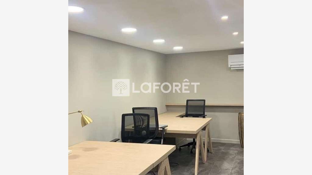 Location galerie lumineuse de 55m² en centre Arles