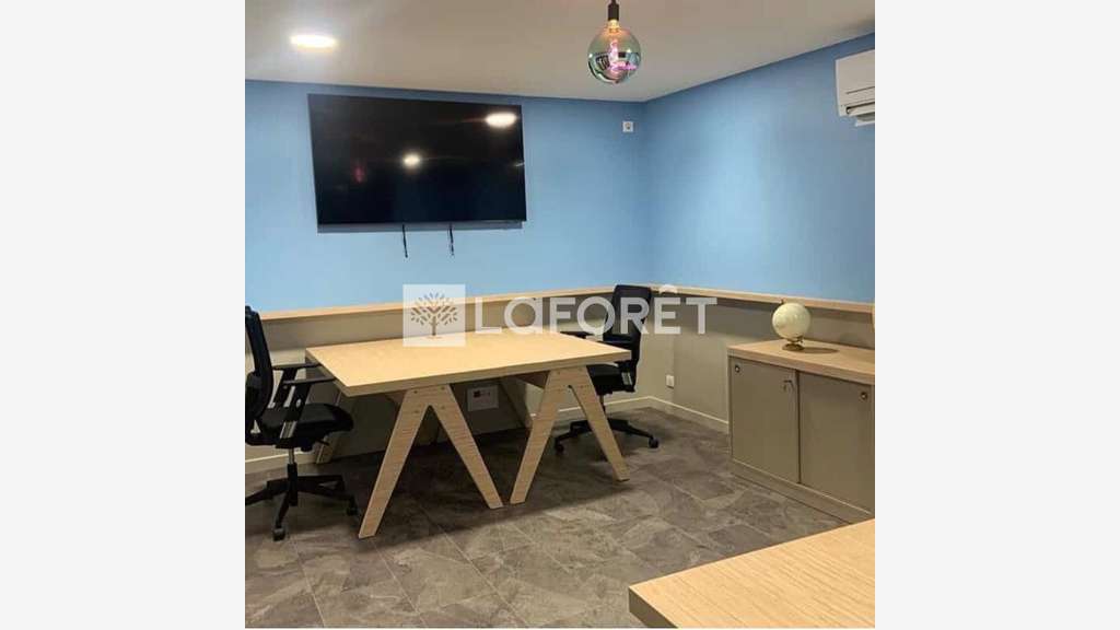 Location galerie lumineuse de 55m² en centre Arles