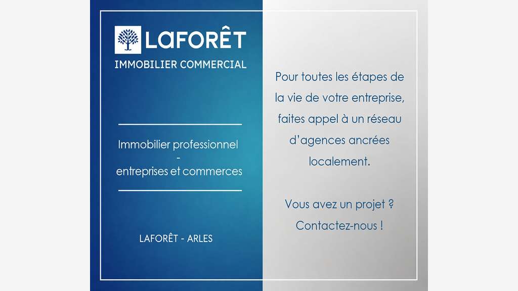 LOCATION- Local commercial Arles 30 m2