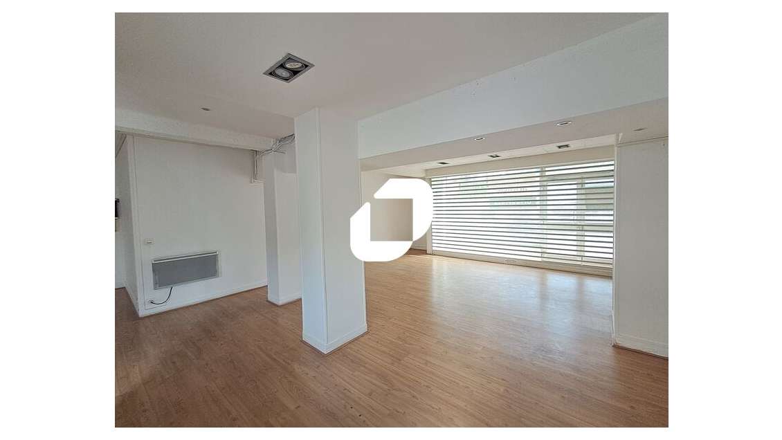 A louer Local commercial 145m² Asnieres sur seine