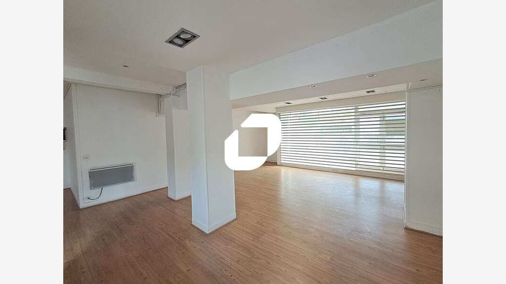 A louer Local commercial 145m² Asnieres sur seine