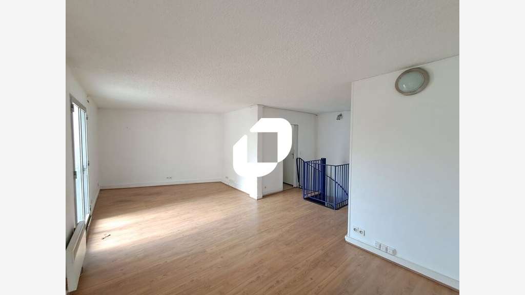 A louer Local commercial 145m² Asnieres sur seine