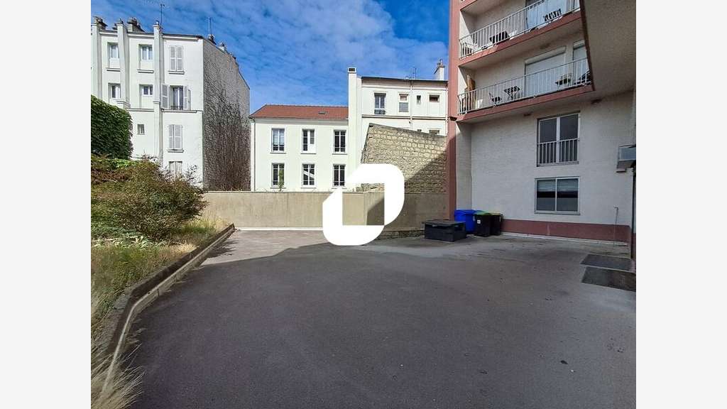 A louer Local commercial 145m² Asnieres sur seine