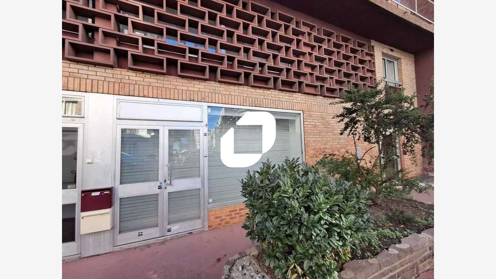 A louer Local commercial 145m² Asnieres sur seine