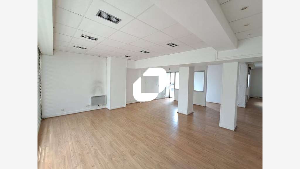 A louer Local commercial 145m² Asnieres sur seine
