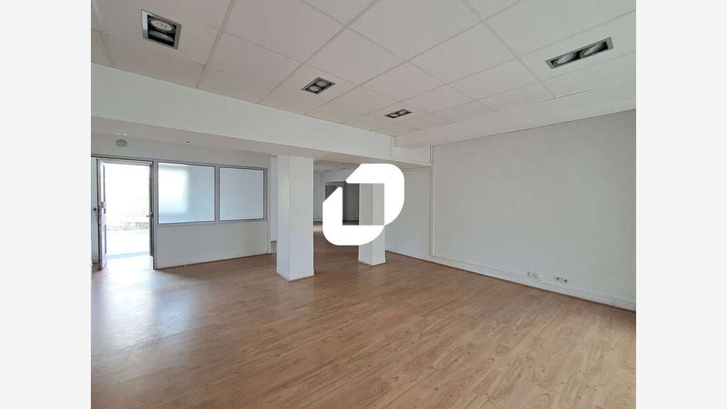 A louer Local commercial 145m² Asnieres sur seine