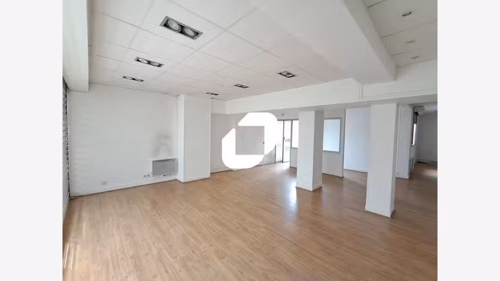 A louer Local commercial 145m² Asnieres sur seine
