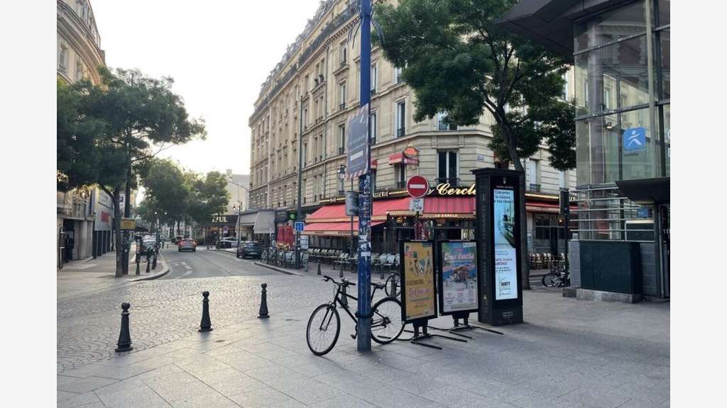 Location pure local de 71m² à Asnières-sur-Seine