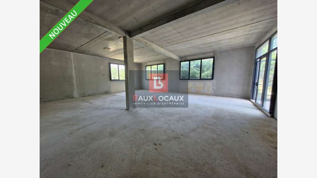 Loue local commercial 130m² empl premium à Aubagne
