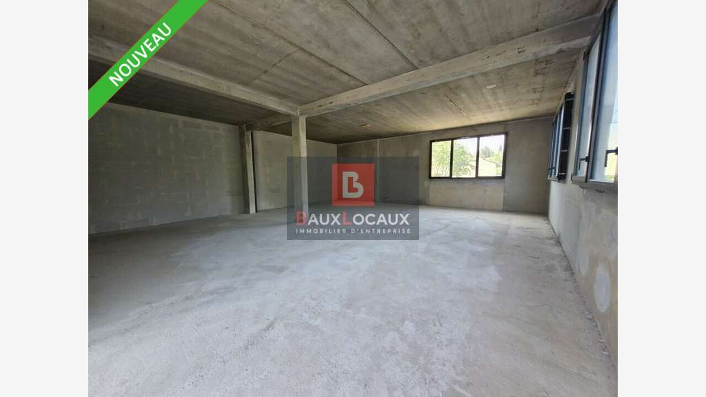 Loue local commercial 130m² empl premium à Aubagne