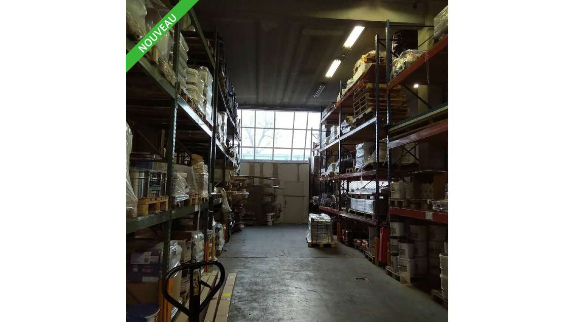 A louer local commercial 425m² Aubagne axe passant