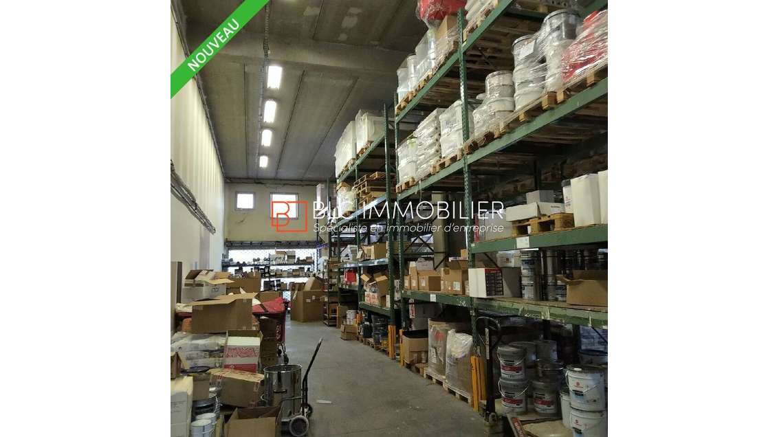 A louer local commercial 425m² Aubagne axe passant