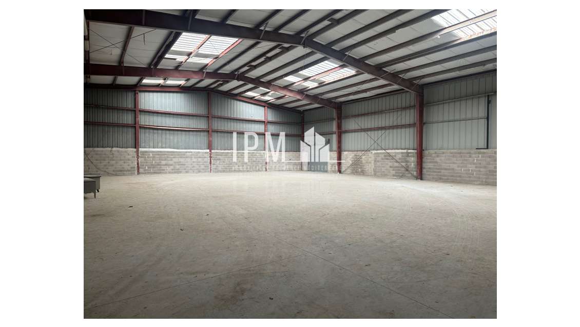 A louer local d'activité de 650m² à Aubagne 13400