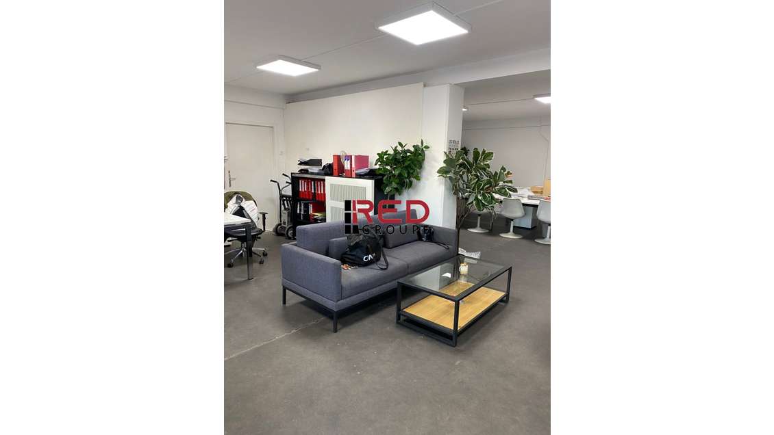 A louer local commercial 101m² RDC à Aubagne