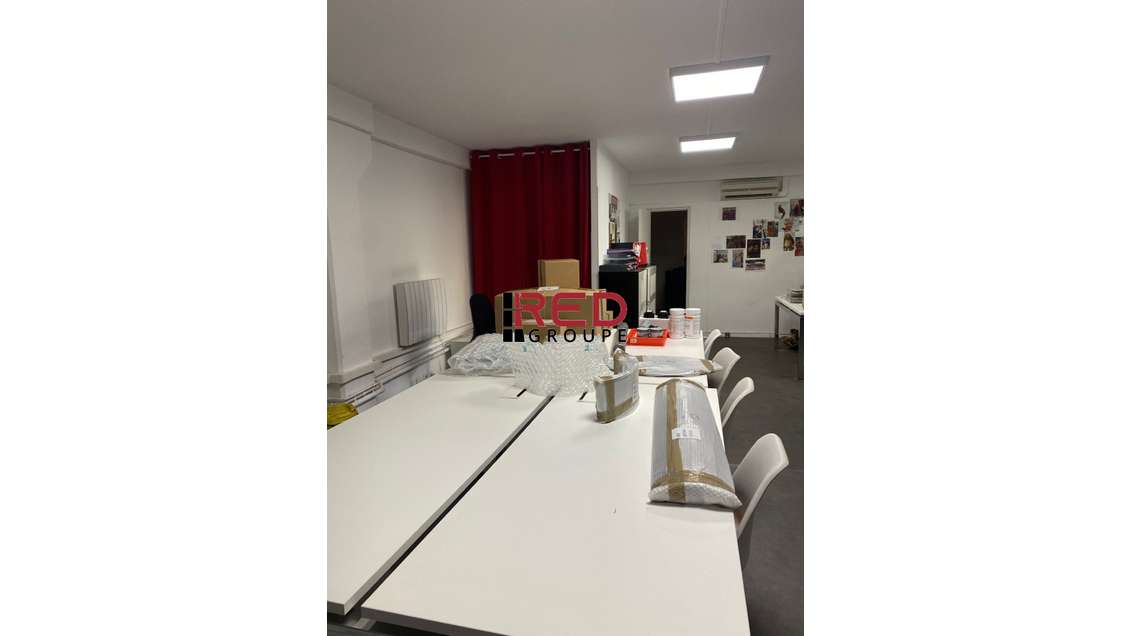 A louer local commercial 101m² RDC à Aubagne