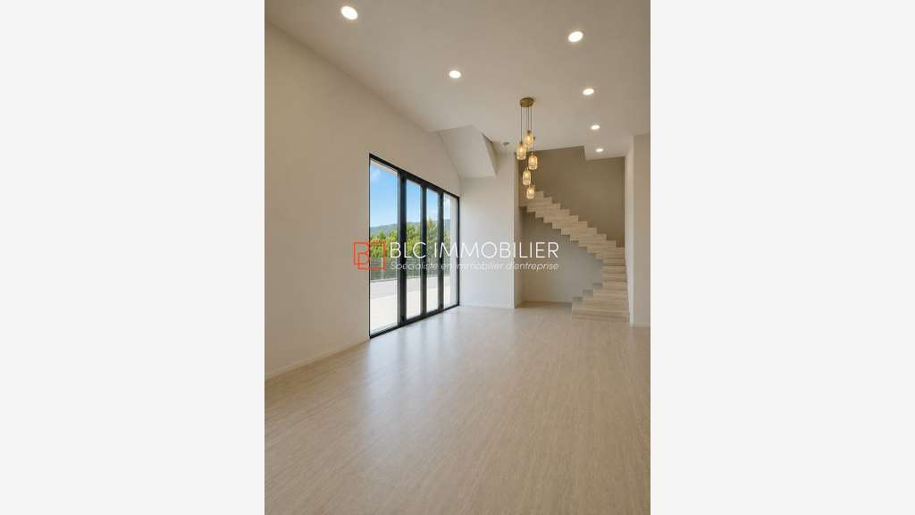 LOCAL COMMERCIAL A LOUER 13400 AUBAGNE