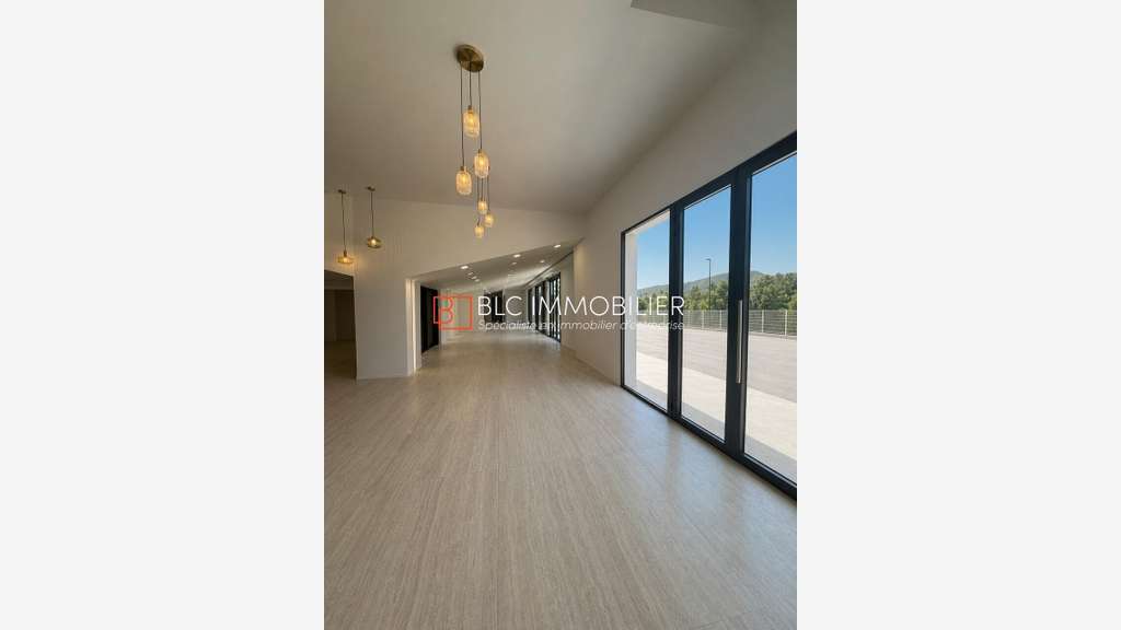 LOCAL COMMERCIAL A LOUER 13400 AUBAGNE