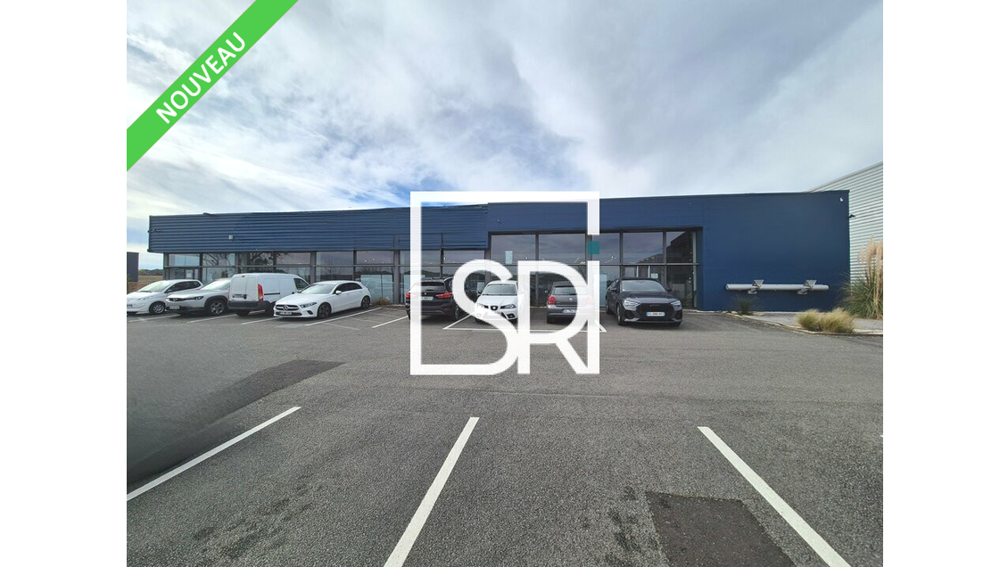 Local 695m² à louer à Aubière