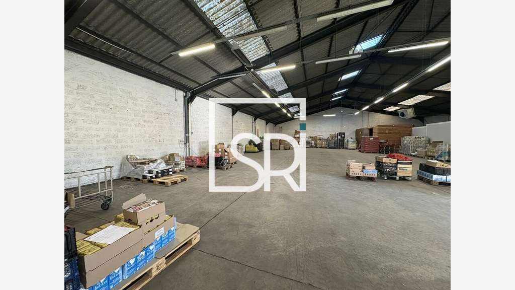 Local commercial 1200m² à louer ZAC Aubière