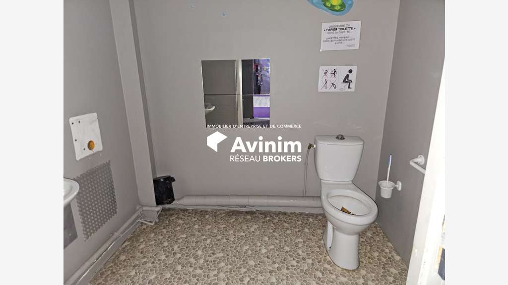A louer bâtiment d'activité 900m² à Aubière