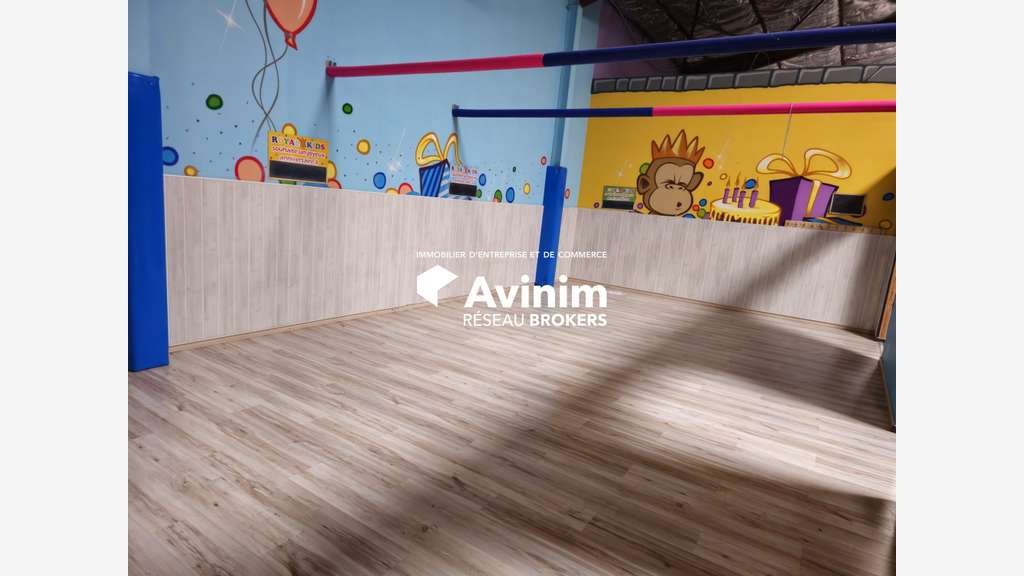 A louer bâtiment d'activité 900m² à Aubière