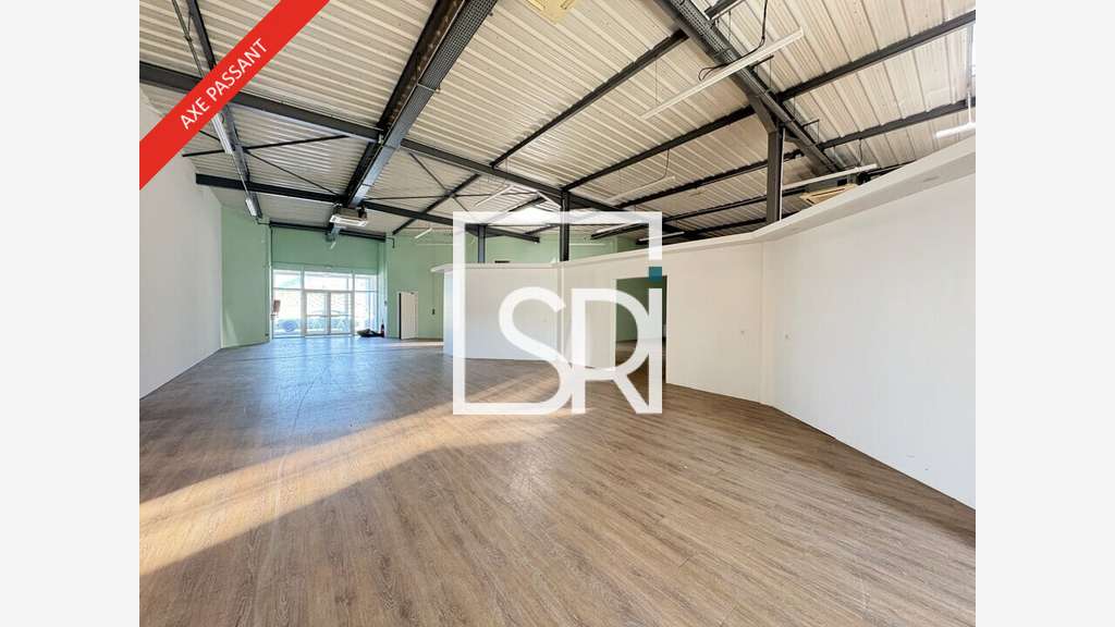 Local commercial de 450m² à louer à Aubiere