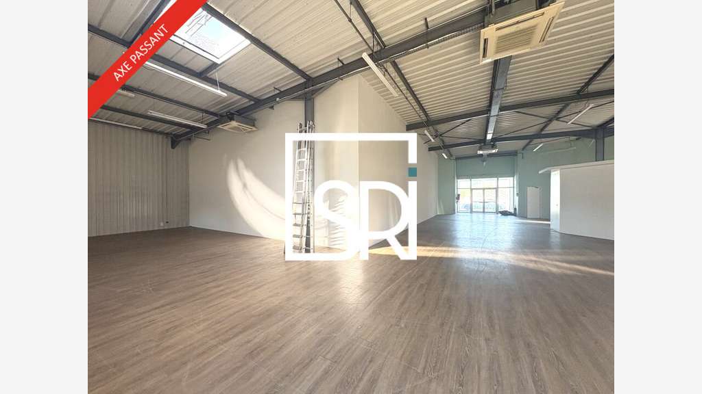 Local commercial de 450m² à louer à Aubiere